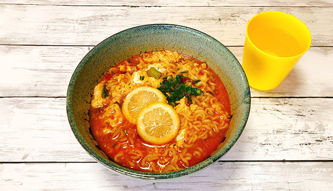 辛ラーメン(レモンアレンジ)