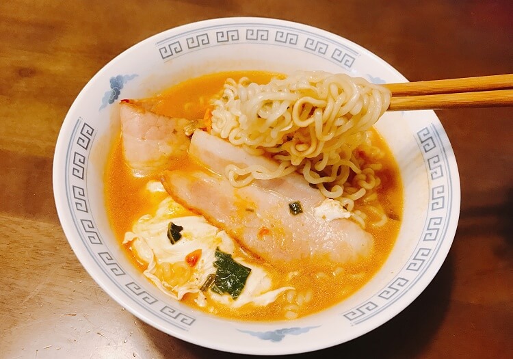 辛ラーメン(ベーコン)