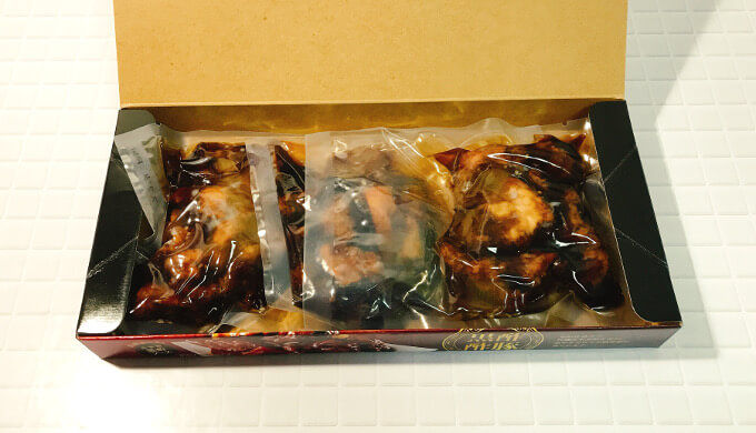 黒酢酢豚(パッケージ開封)