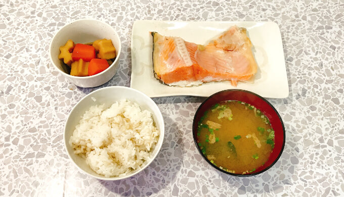 マルコメ料亭の味みそ汁減塩(焼き鮭定食)