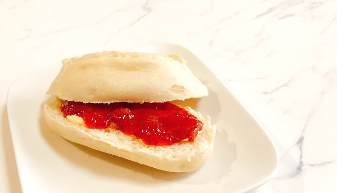 プチパン(いちごバター)